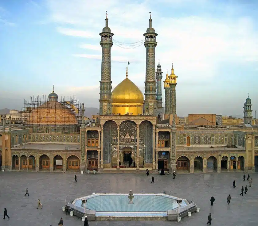 حرم حضرت معصومه (س) بهترن مکان مقدس قم